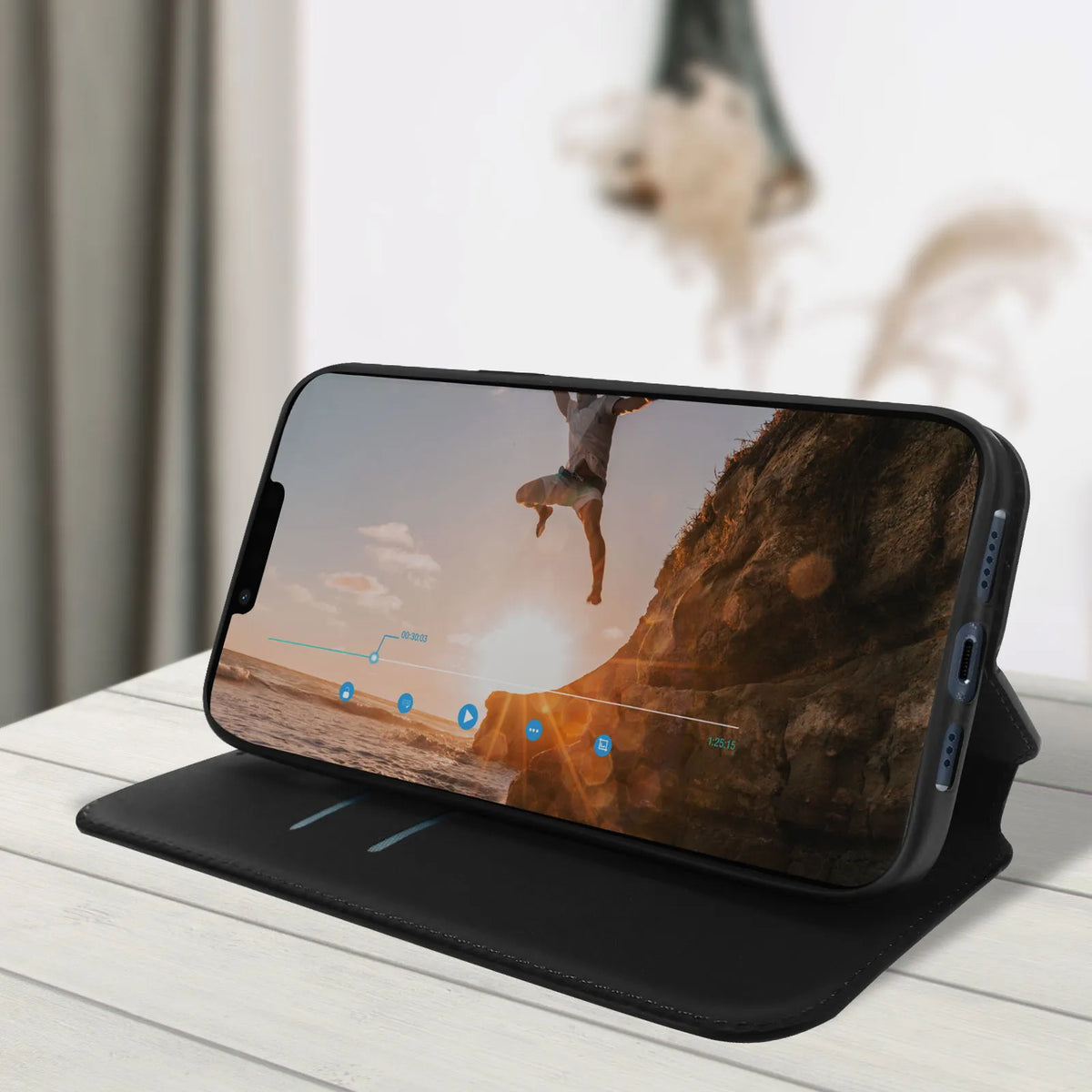 Capa iPhone 14 Plus Flipcover Preta